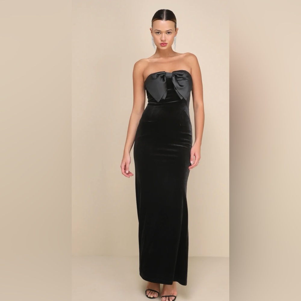 Dramatic Stunner Black Velvet Bow Strapless Maxi Dress